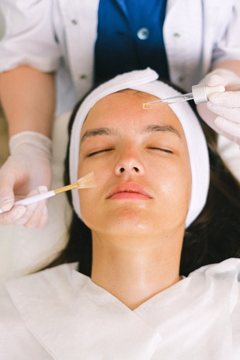 Unlocking Hyaluronic Acid: Benefits, Busting Myths, and Usage Tips